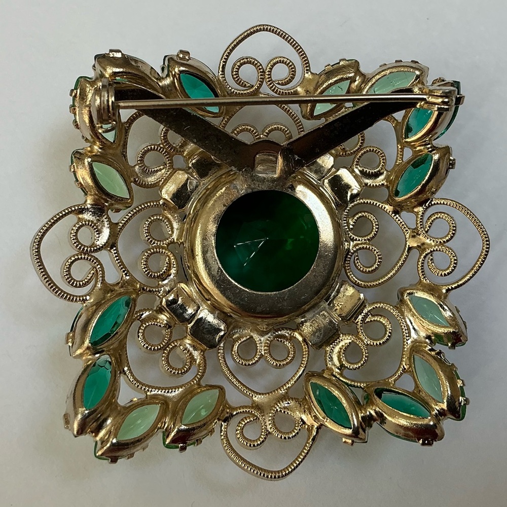 Vintage Green and Gold Brooch - Picture 3 of 7